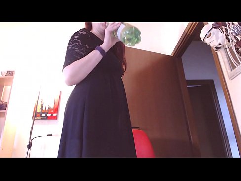 ❤️ Pokorna sužnja, ki obožuje umazane in sočne spodnjice, je po ogledu tega videa prisiljena masturbirati! Kvalitetni seks pri nas ❌